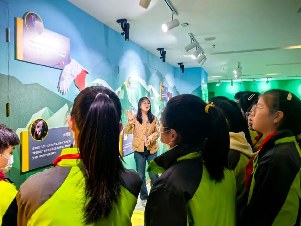 国际无废日丨小学生探秘“太阳成集团tyc122cc入口智慧大脑”